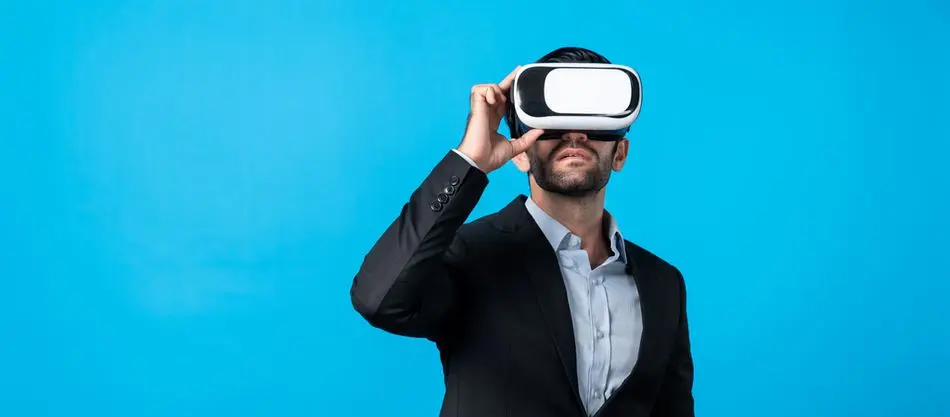 The Future of Sales: Integrating VR in Customer Demos